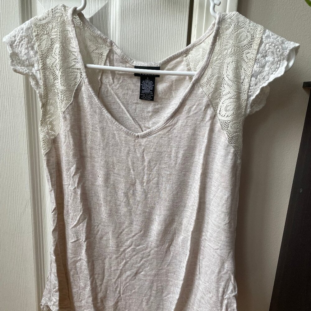 Rue 21 Lace Short Sleeve Small